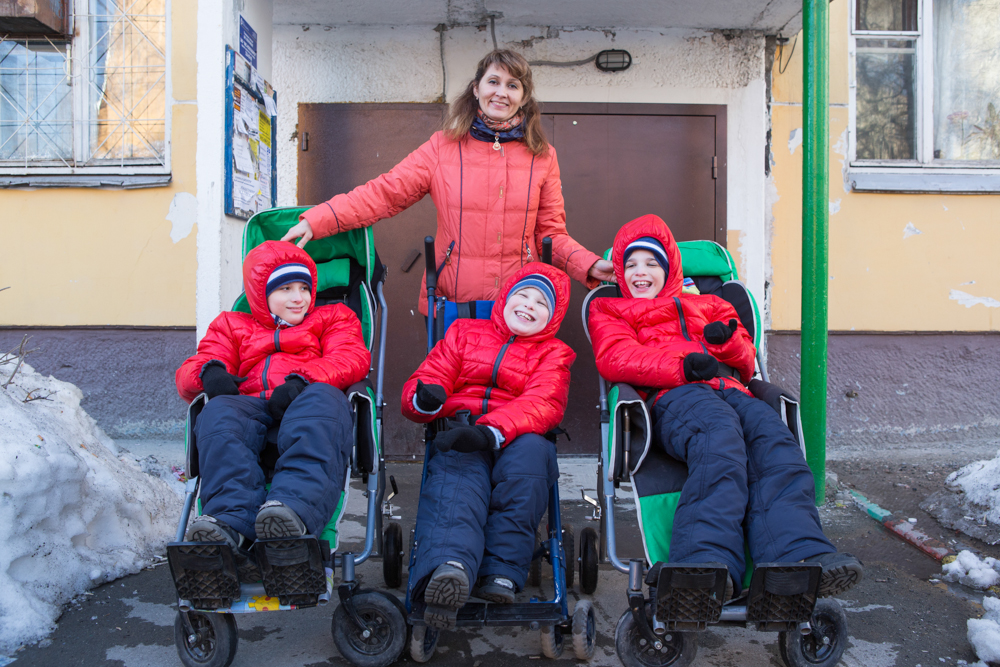 Группа мама детей инвалидов. Семья с ребенком инвалидом. Семья для ребенка с ограниченными возможностями.