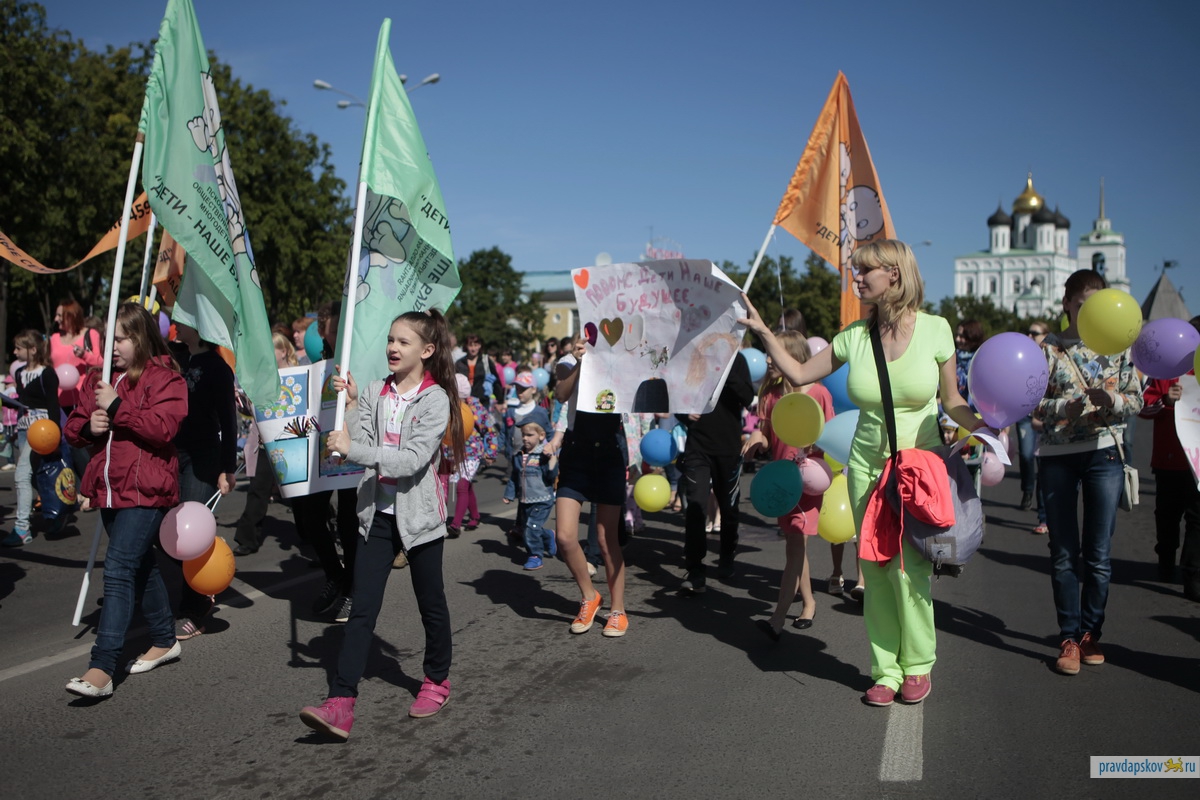 В Пскове прошел Марш многодетных семей