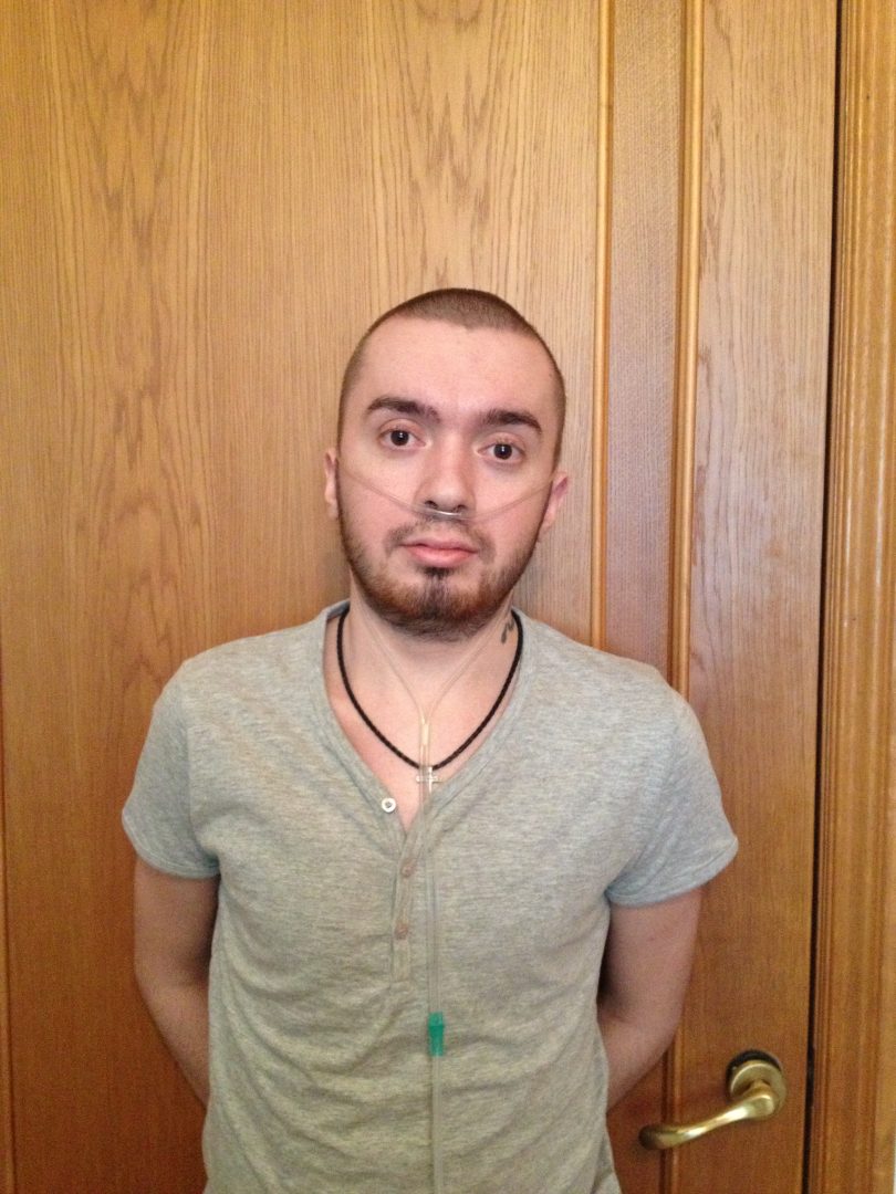 Евгению Поповичу куплен портативный кислородный концентратор