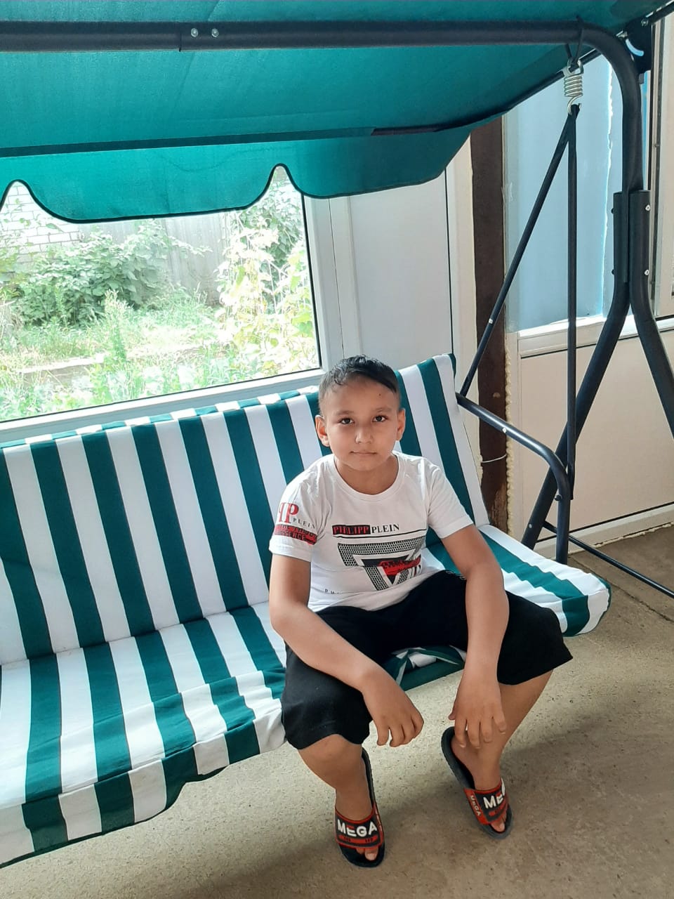 Батыров Адим. Адиму вырезали гигантскую опухоль в голове ...