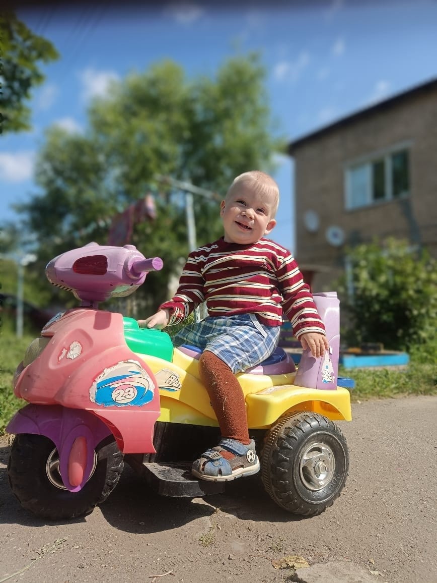 Михаил Помазан. У Миши расщелина верхней губы и стеноз легочной артерии ...