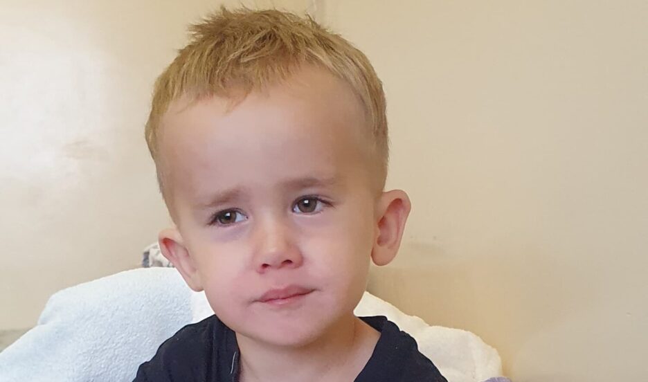 Рома плохо ходит, не бегает, не говорит, врачи до сих пор не знают его диагноза