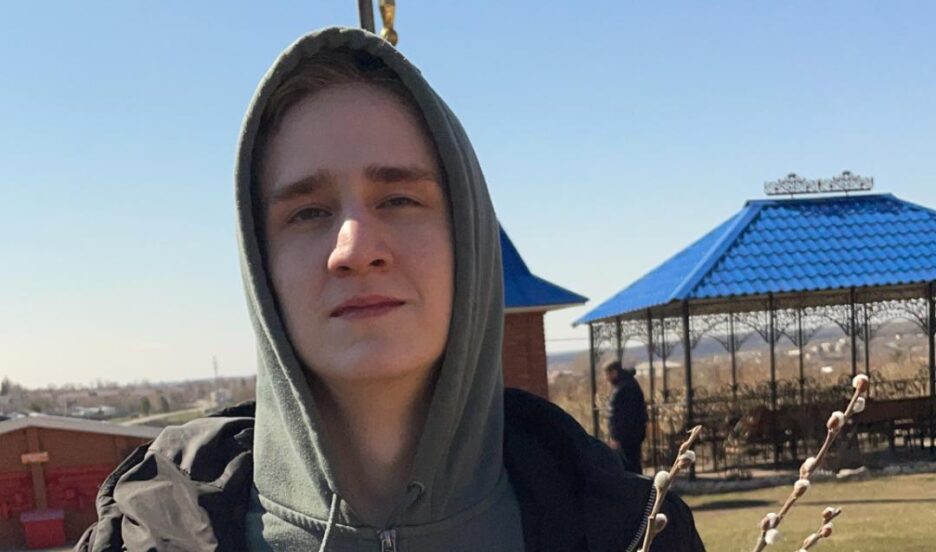 Молодому человеку необходимы лекарства и специальное питание