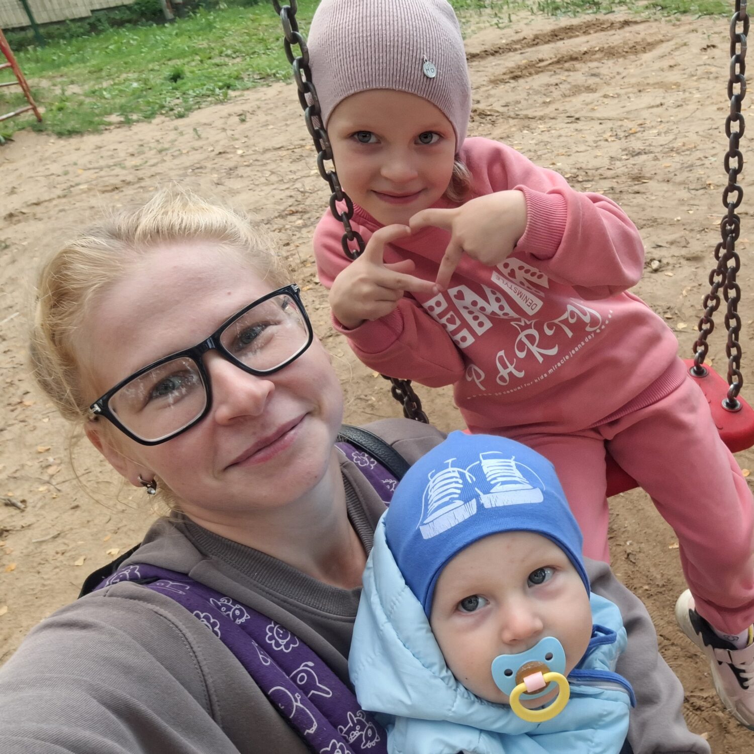 После гибели мужа Анастасия попала в аварию вместе с детьми и сломала позвоночник