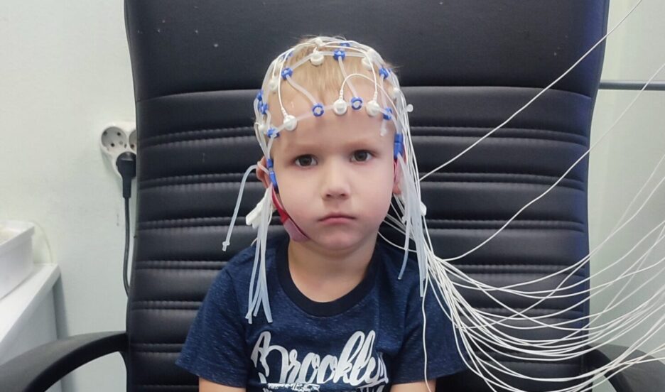 Мальчику срочно нужен генетический анализ