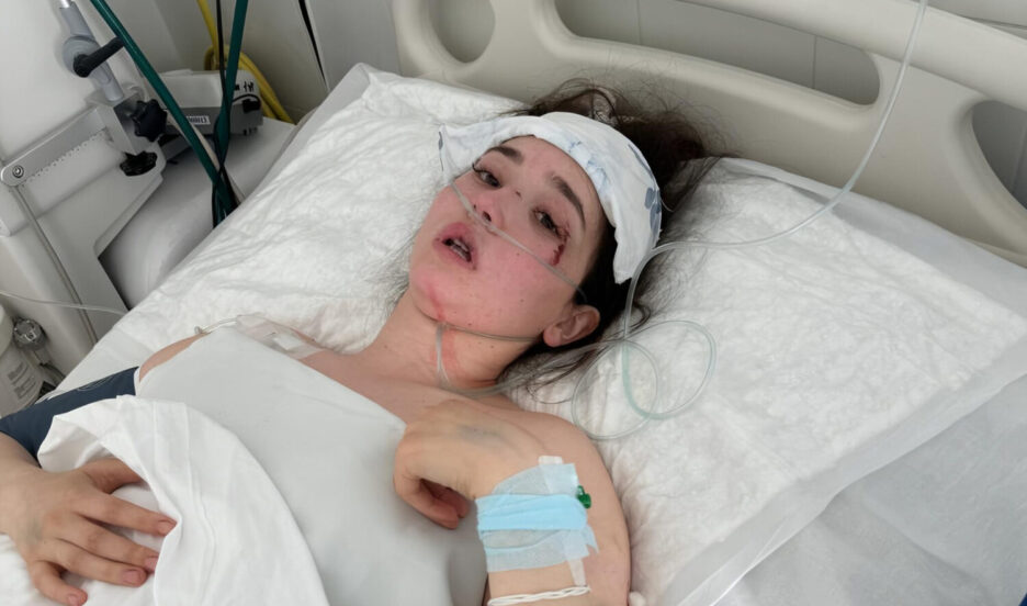 Она помогала спасать других, а теперь борется за себя